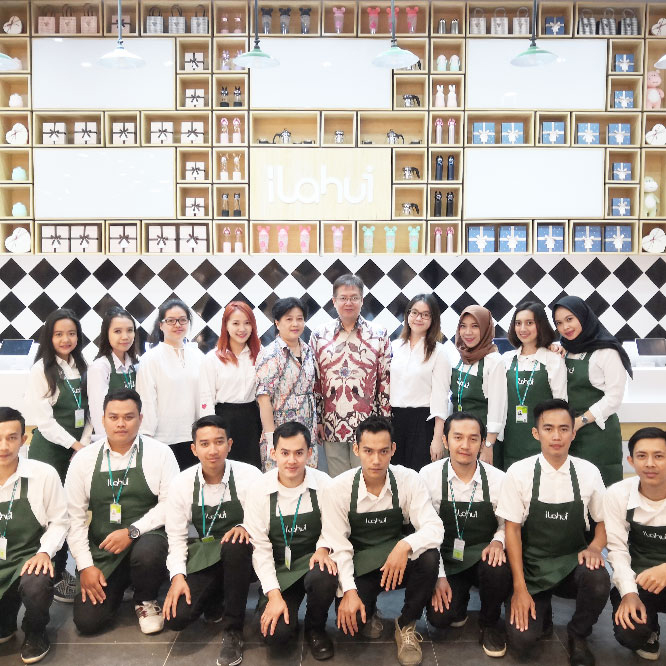 Warm congratulations - the grand opening of the new store in Indonesia!