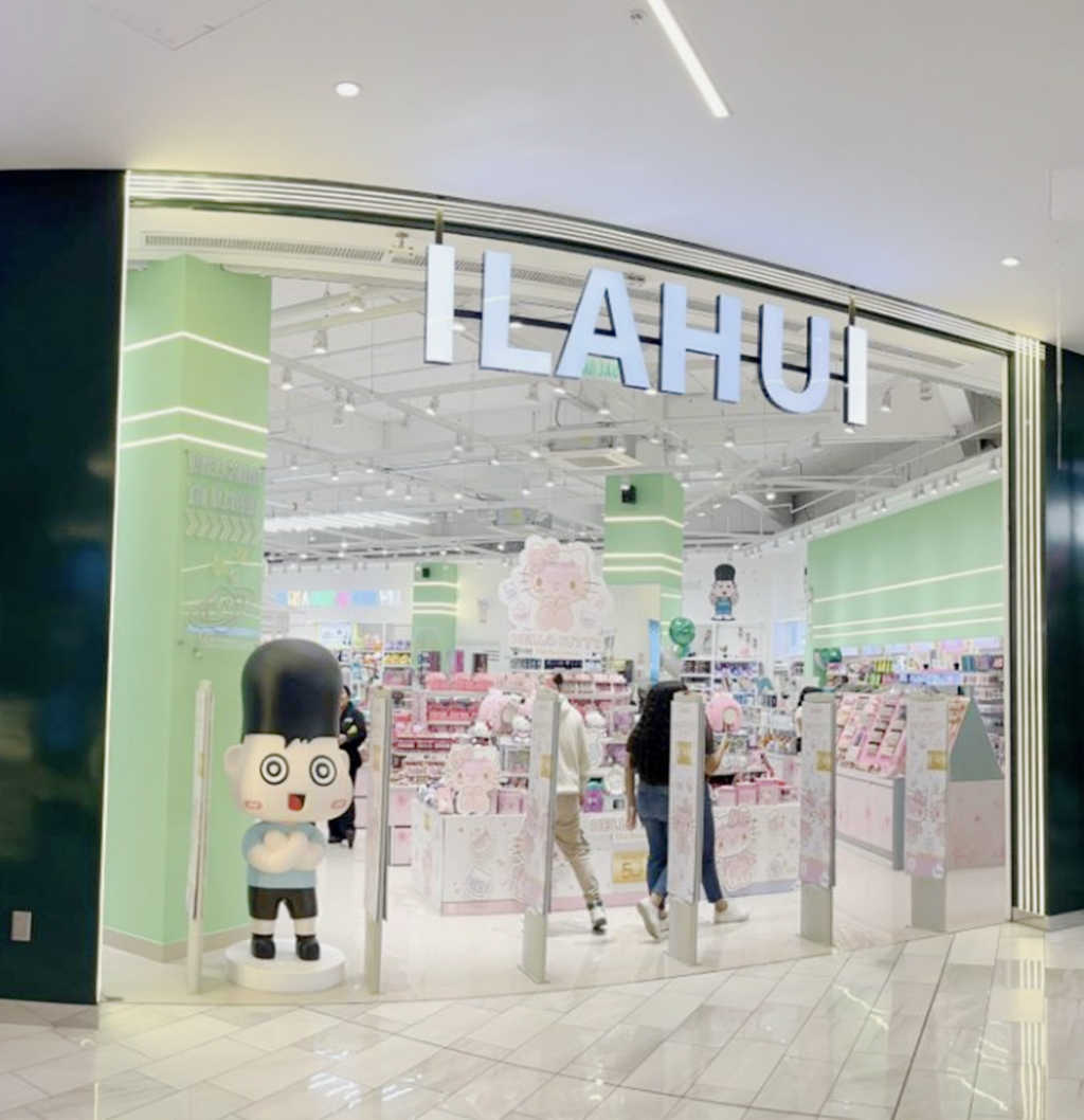 Warm congratulations - the grand opening of the new store in Peru!